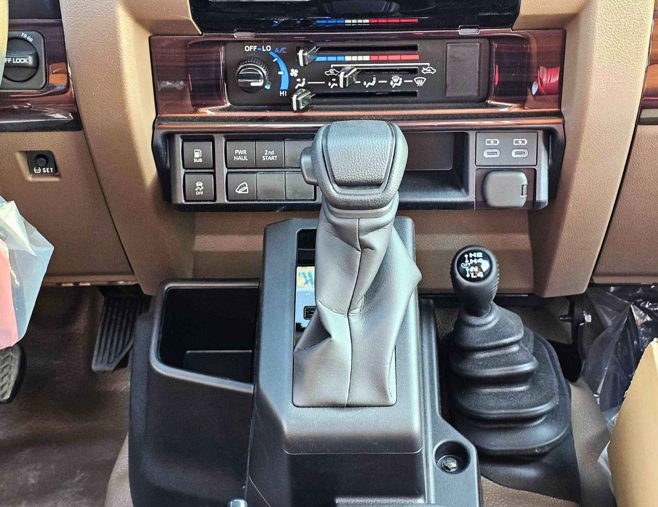 تويوتا لاند كروزر بيك آب LX-Z1 | LC79 1GD-FTV SINGLE CABIN TURBO | 2.8L V4 DIESEL | DIFF LOCK | DVD CAMERA + LEATHER SEATS (C