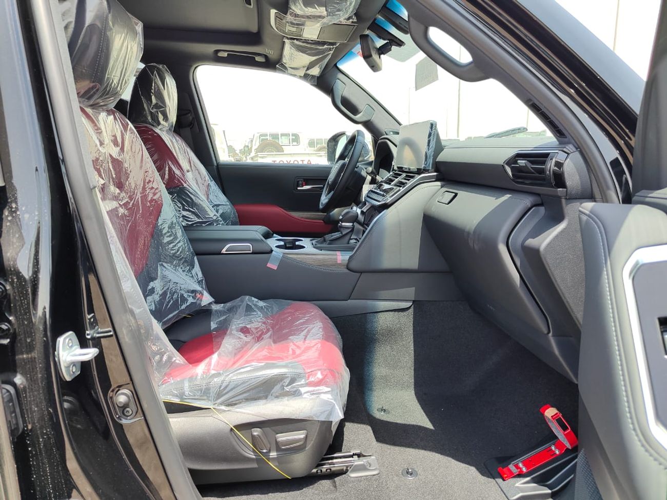 Toyota Land Cruiser 2025 Toyota Land Cruiser LC300 VXR 3.5L V6 Twin Turbo Petrol A/T 4WD (Africa only)