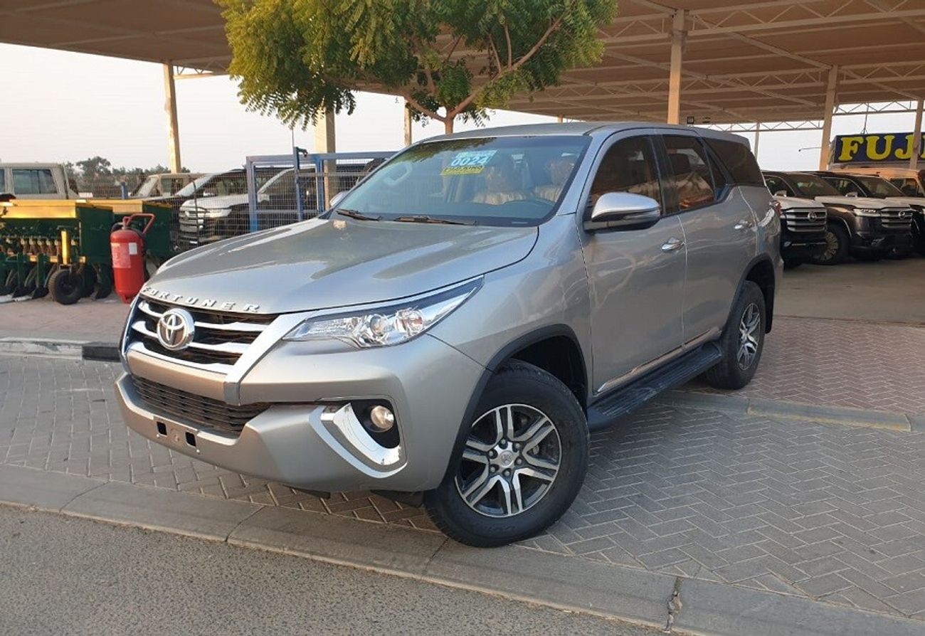 تويوتا فورتونر 2.7L 4WD (PETROL)