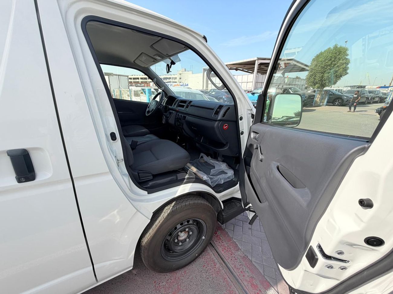 Toyota Hiace GL -Standard Roof  Panal Van 2.7L