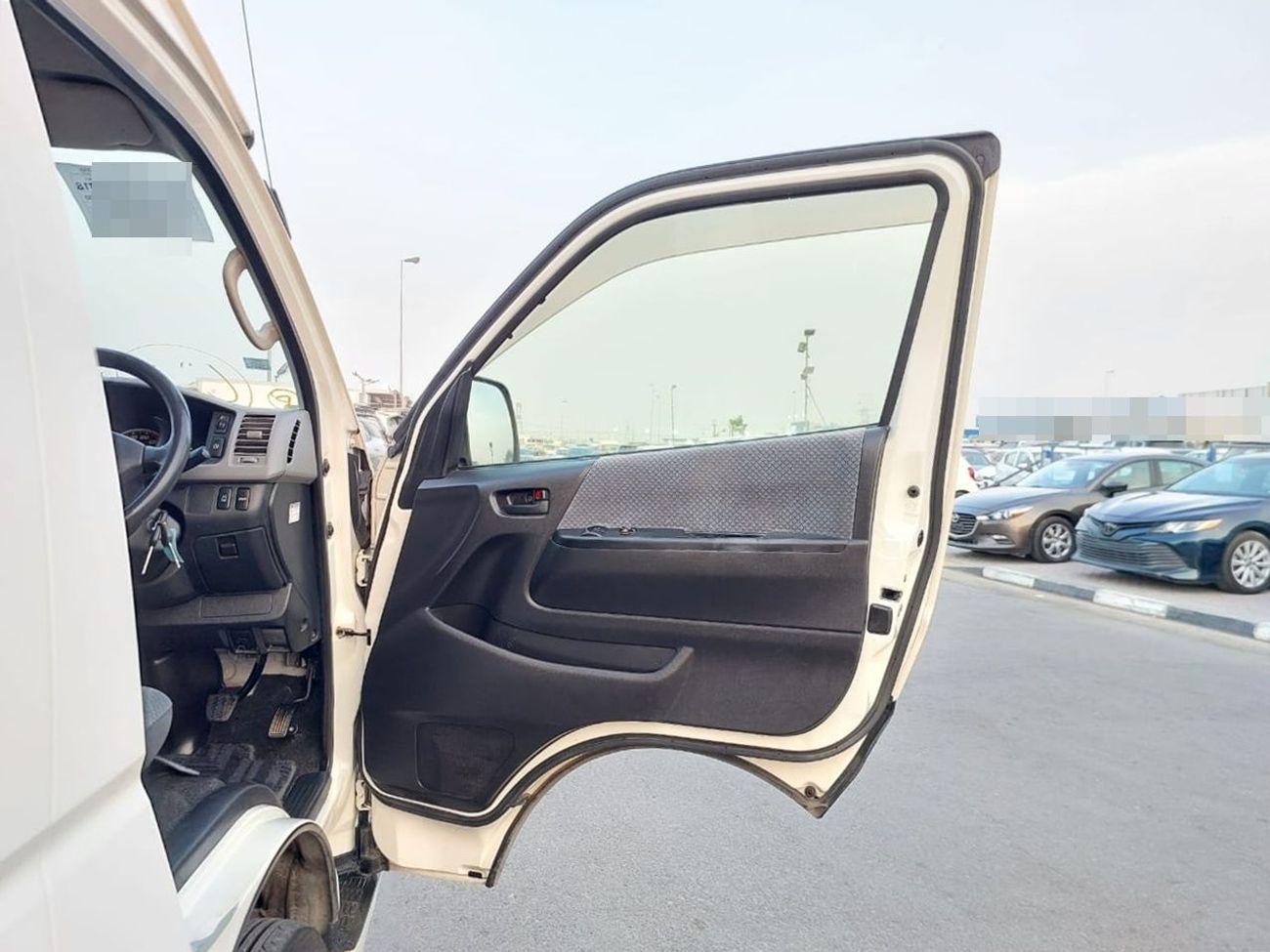 Toyota Hiace TOYOTA HIACE COMMUTER VAN RHD 2012 MODEL 2.7 L PETROL AUTOMATIC(PM05079)