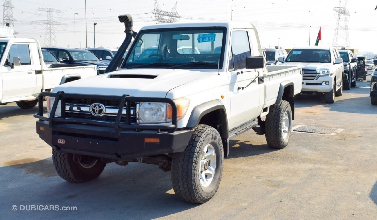 Toyota Land Cruiser Pick Up LX V8 1VD right hand drive