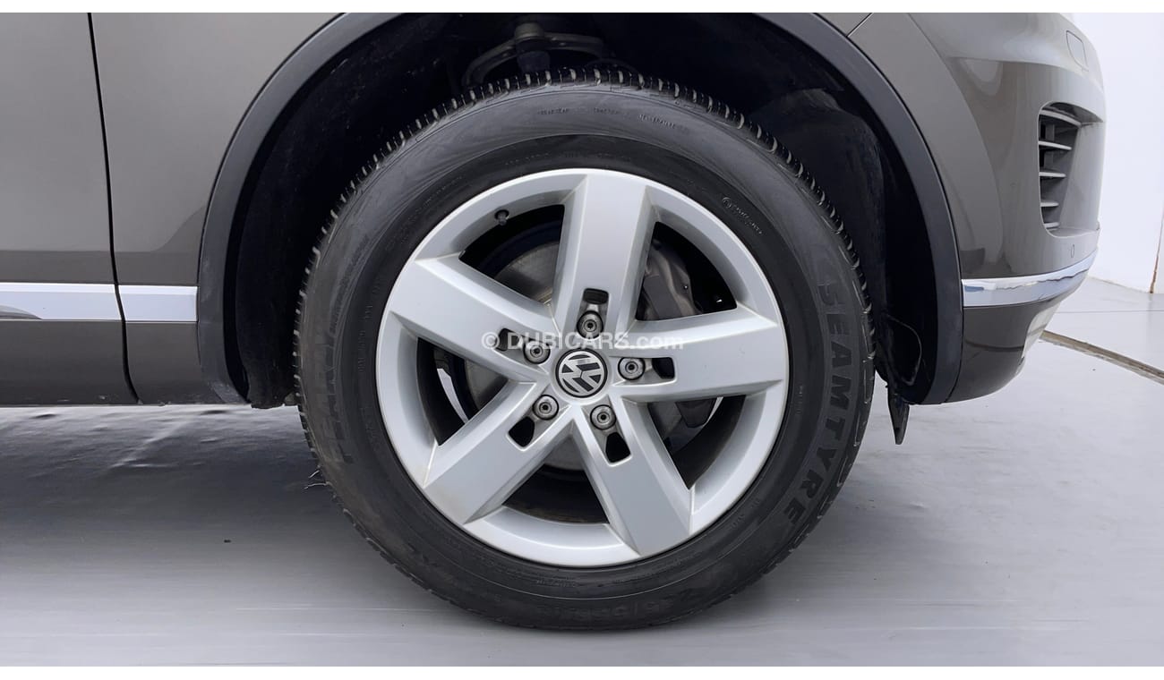 Volkswagen Touareg SEL 3.6 | Under Warranty | Inspected on 150+ parameters