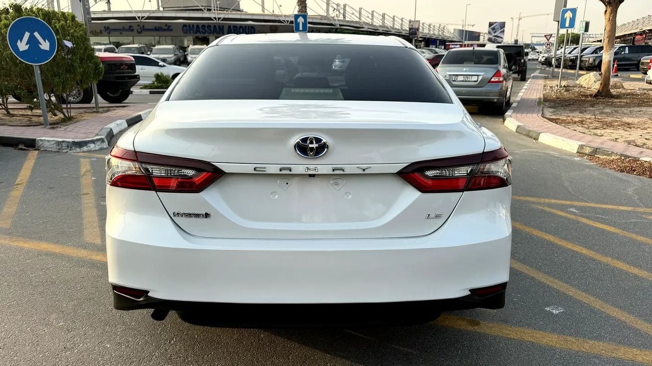 Toyota Camry LE Toyata LE Hybrid GCC specs, Free offers! Bank loan can be arranged!
