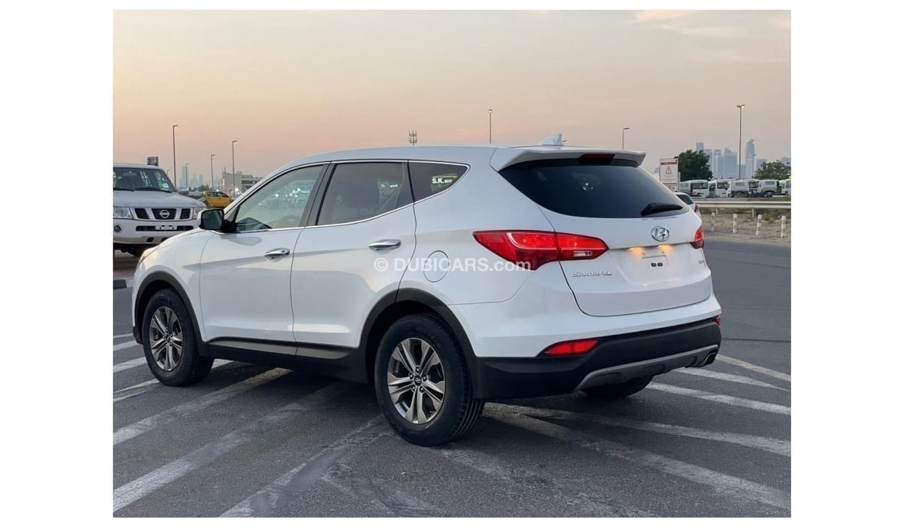 هيونداي سانتا في *Clean Title 2016 Hyundai Santa Fe Sports 2.4L V4 - - UAE PASS