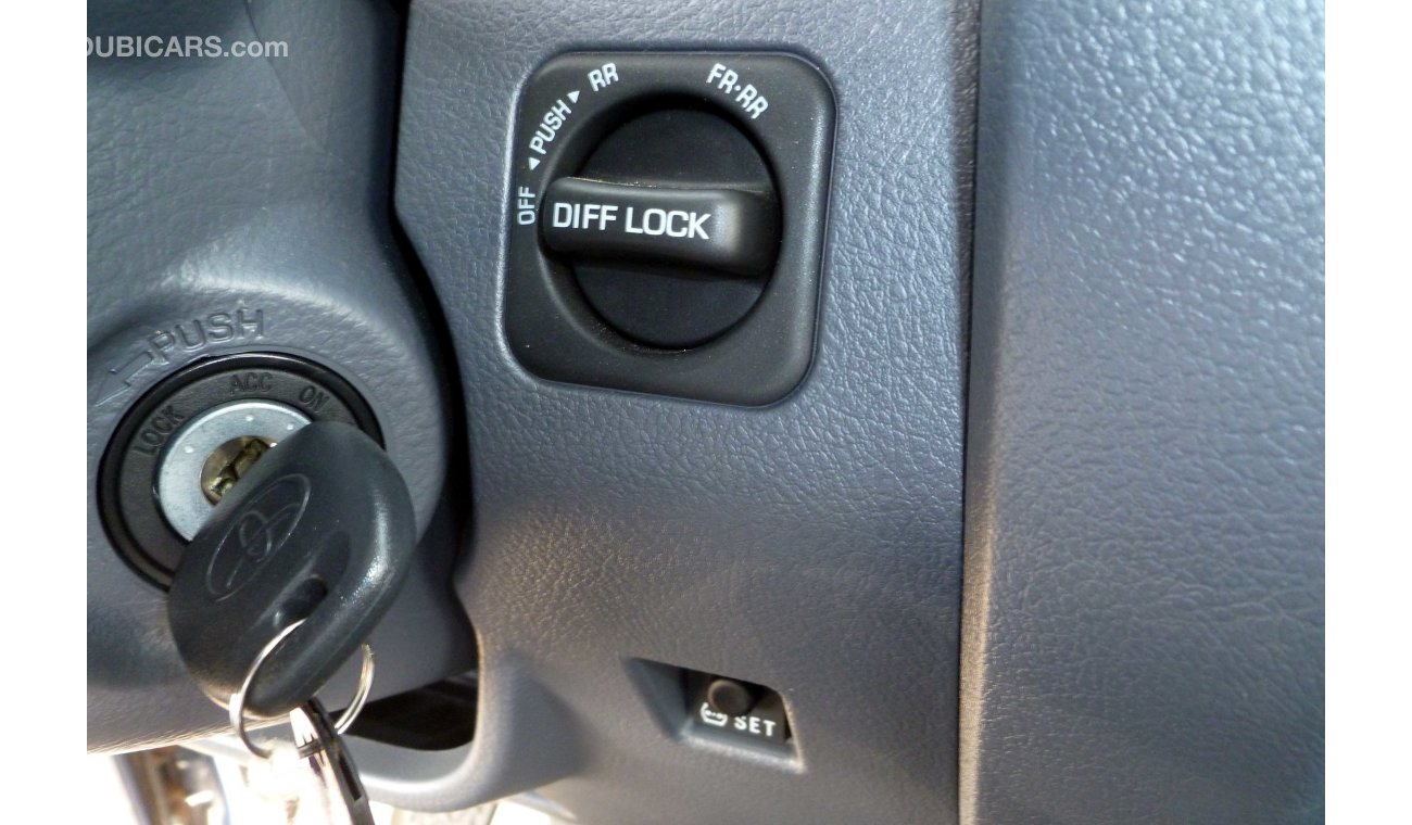 تويوتا لاند كروزر بيك آب 4.5L V8 Diesel Single Cab Diff Lock Manual