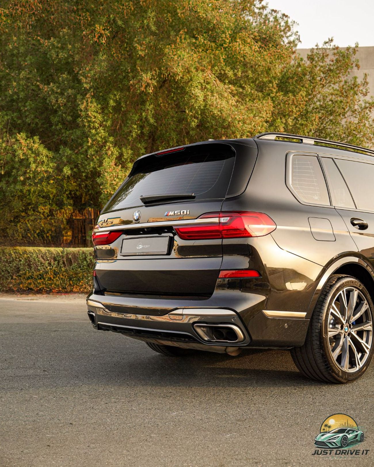 BMW X7 M50i