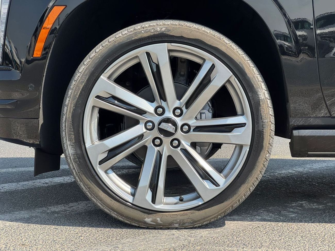 Cadillac Escalade 2025 Cadillac Escalade 6.2L V8 ESV Sport Platinum Executive Canadian Spec