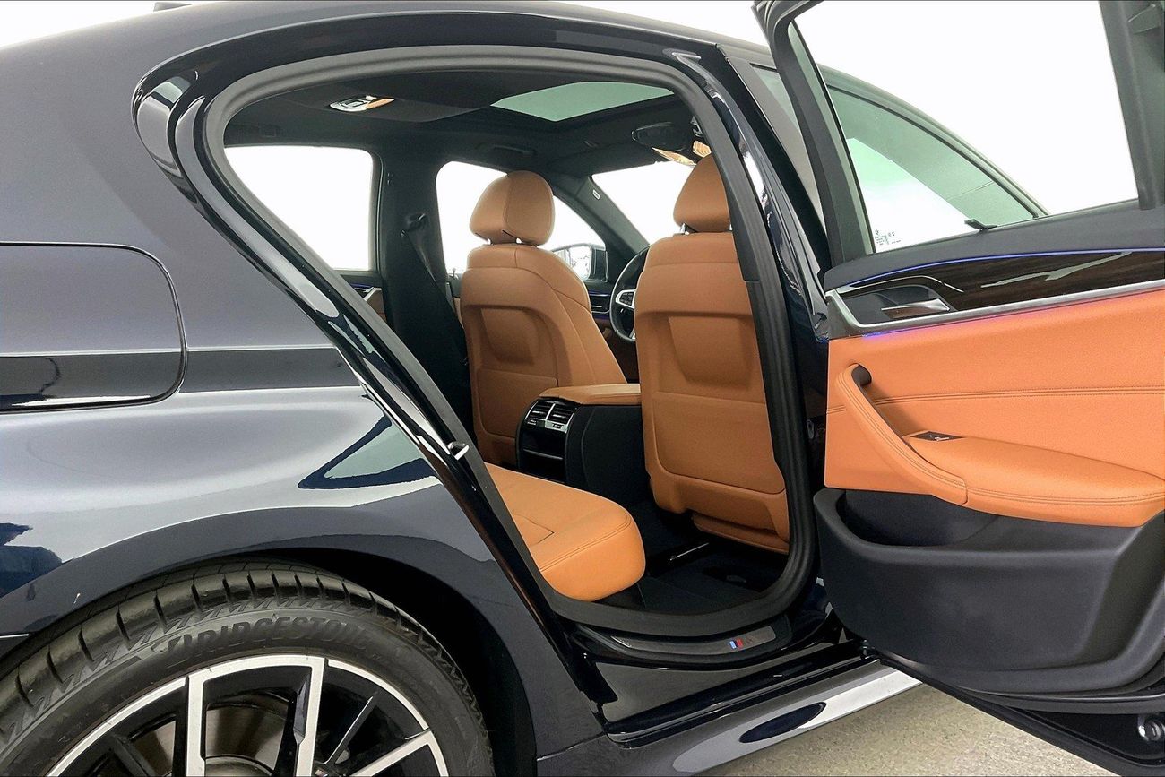 بي أم دبليو 520i M Sport | شامل الضمان | 0 ﺪﻔﻋﺓ ﺃﻮﻟﻯ