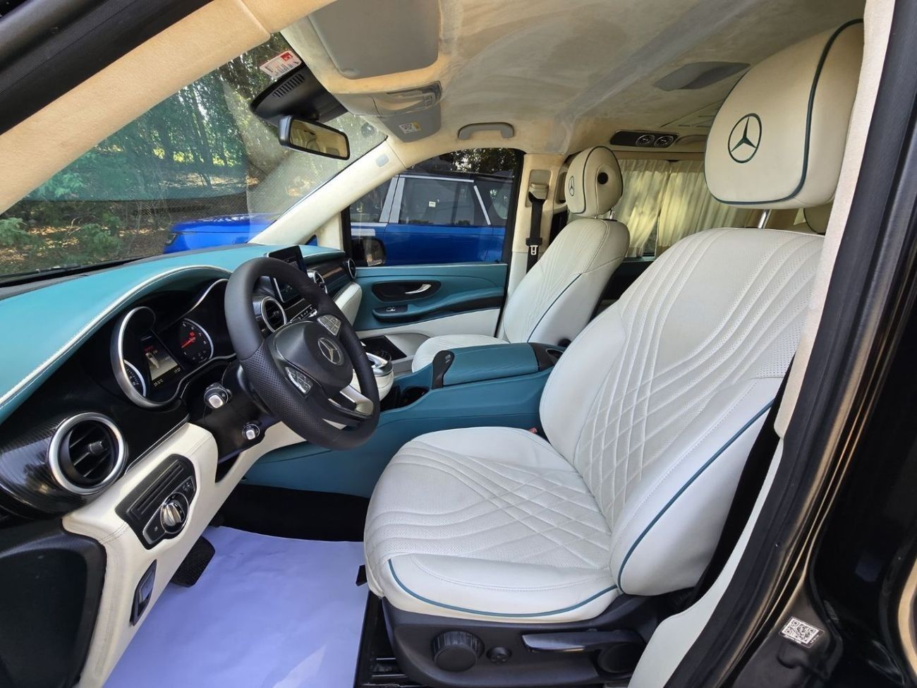 Mercedes-Benz V 250 Std 2.1L MERCECES V-250 2017 GCC VIP SEATS // PERFECT CONDITION