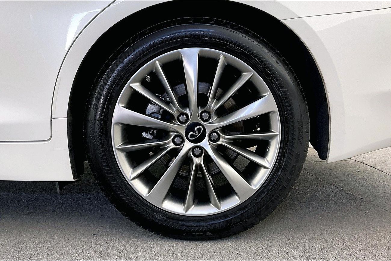 Infiniti Q50 Premium / Luxe | Guaranteed Warranty | 0 Down Payment