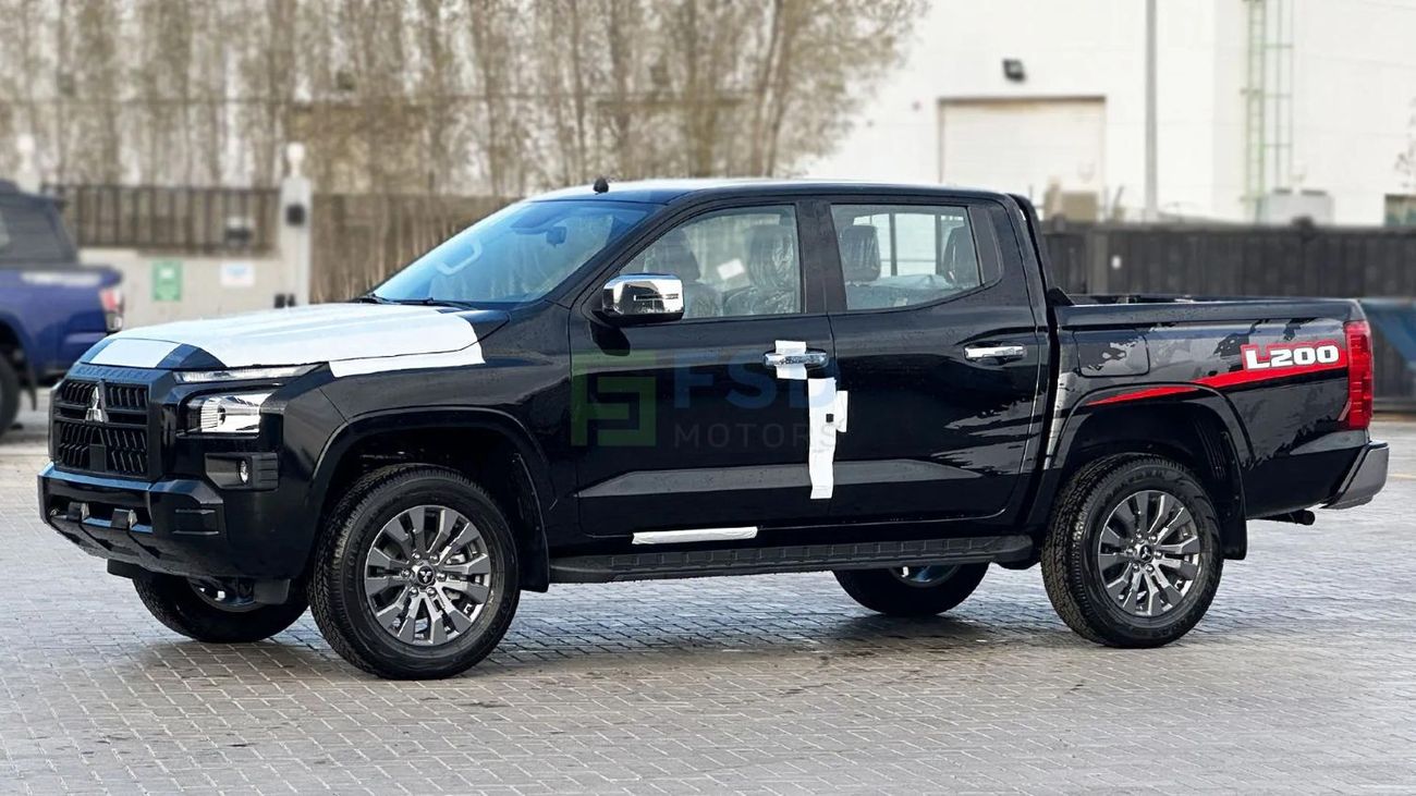 Mitsubishi L200 Mitsubishi L200 2.4L P DC 4WD GLS MT MY-2025