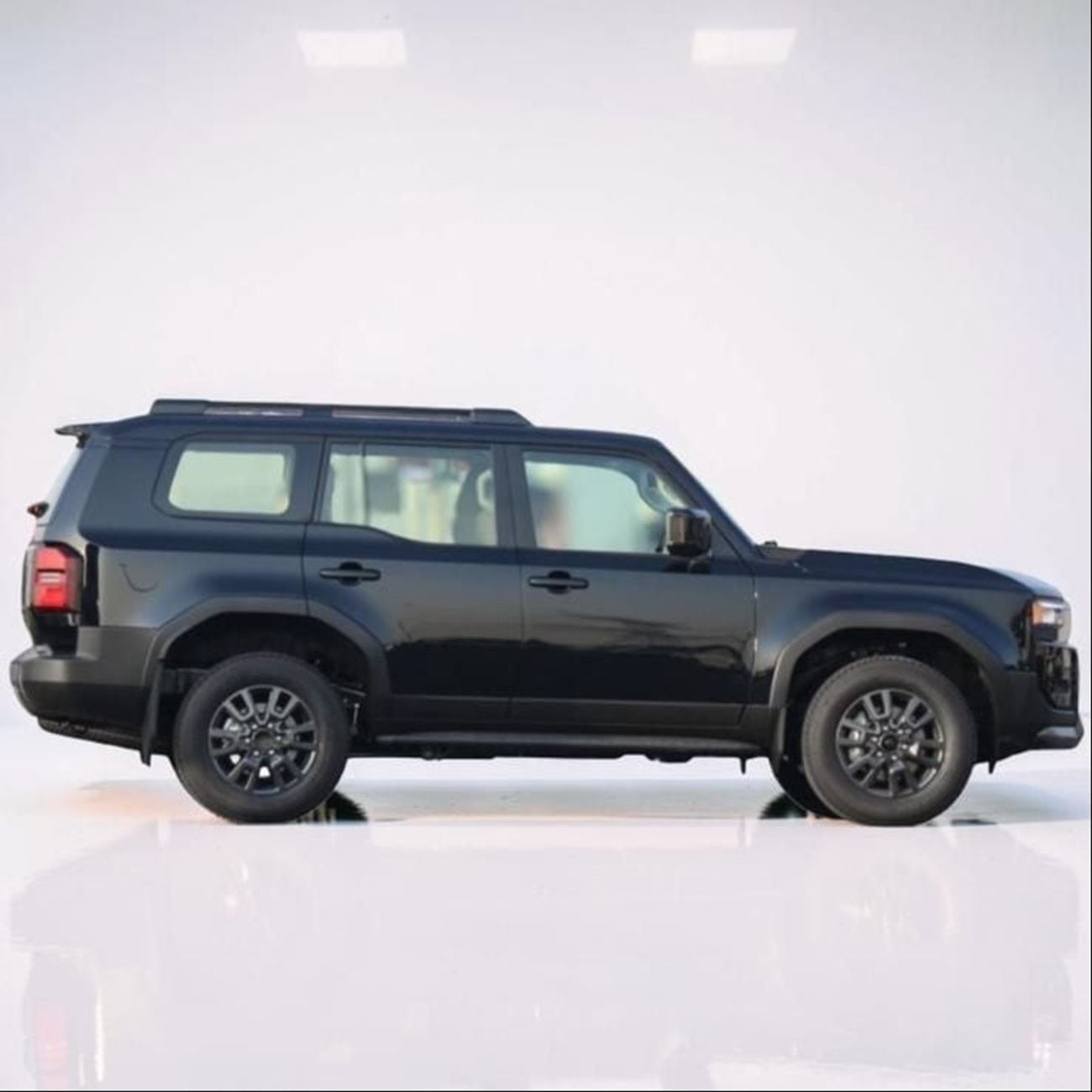 تويوتا برادو PRADO ALL-ROUNDER R3 HIGH WITH ACC Attitude Black -Black 2026