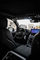 تويوتا لاند كروزر VXR 3.5L FULL OPTION WITH MBS AUTOBIOGRAPHY VIP SEAT AND STAR LIGHT
