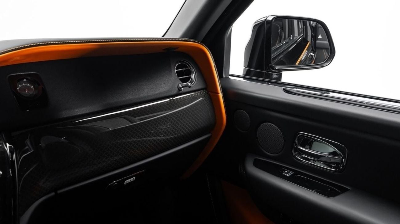 رولز رويس كولينان Black Badge 2024 - GCC - Under Warranty and Service Contract