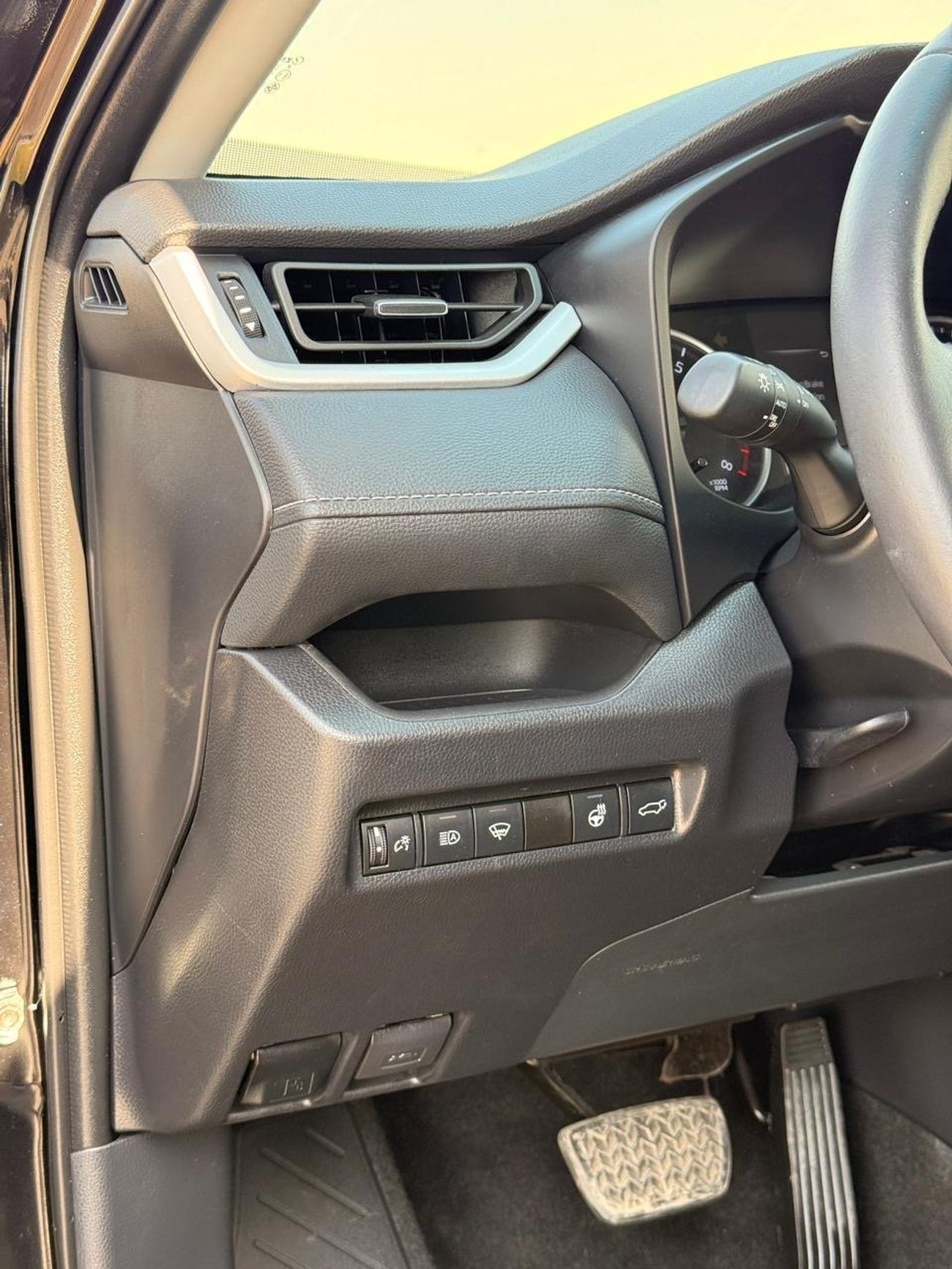 Toyota RAV4 XLE premium 2.5L Full option