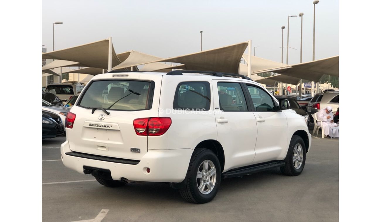 تويوتا سيكويا موديل 2013 خليجي حاله ممتازه من الداخل والخارج