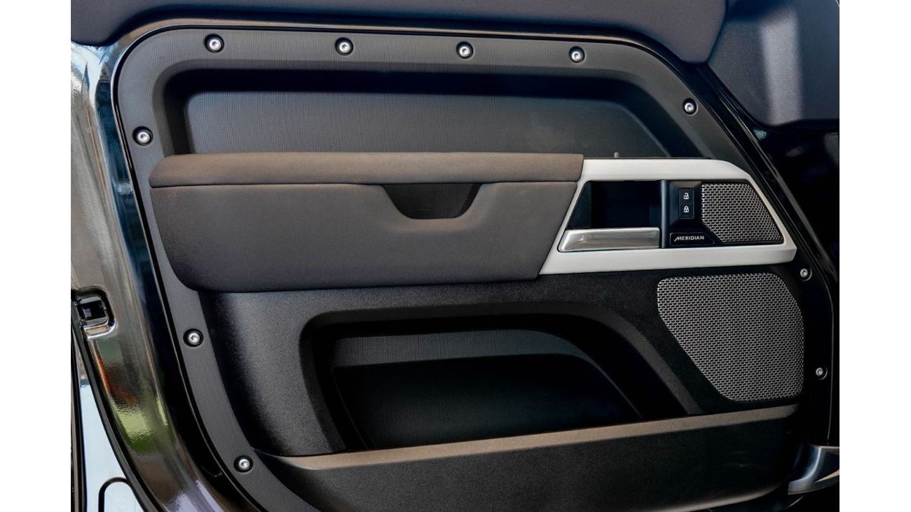 لاند روفر ديفندر