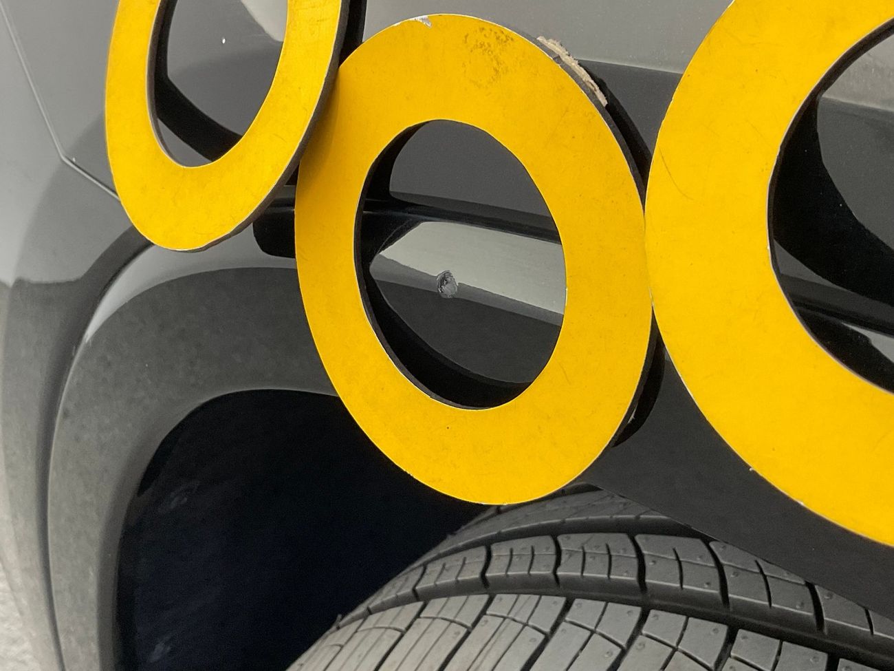 ميتسوبيشي باجيرو GLS Midline w/sunroof | شامل الضمان | 0 ﺪﻔﻋﺓ ﺃﻮﻟﻯ