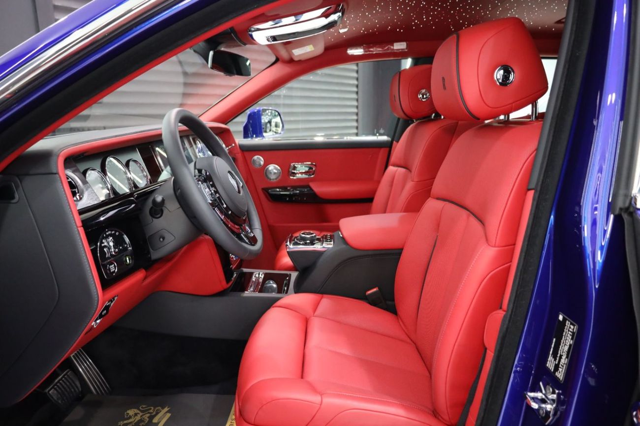 Rolls-Royce Phantom EWB 6.8L 2024 Phantom EWB, BRAND NEW,Bespoke Audio,Rear Entertainment,Rear Curtains,Dealer Warranty 