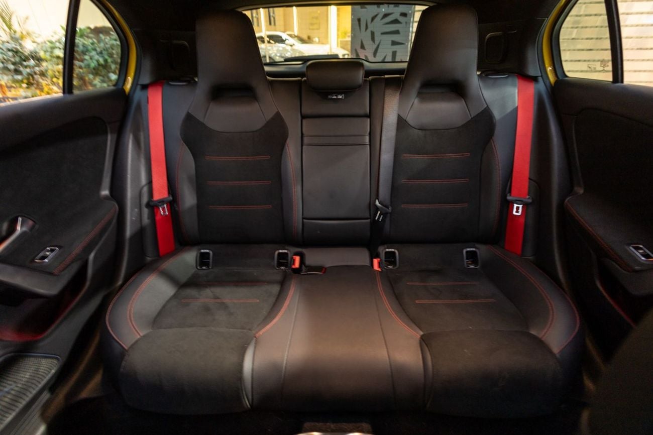 Mercedes Benz A35 AMG Mercedes-Benz A35 AMG Turbo 4MATIC (LOW MILEAGE) 2023 GCC | Agency Warranty | Service Contract