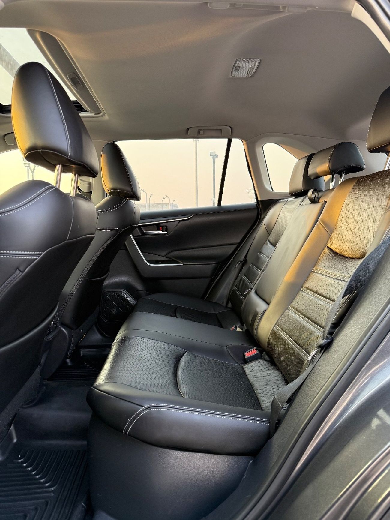 Toyota RAV4 XLE 2.5L 2021 TOYOTA RAV4 XLE HYBRID 4x4 FULL OPTIONS IMPORTED FROM USA