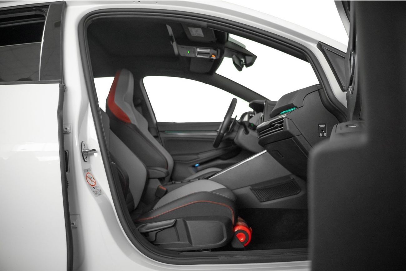 فولكس واجن جولف GTI SEL 2.0T 2023 Volkswagen Golf GTI / Volkswagen Warranty & Service Contract / Full VW Service History