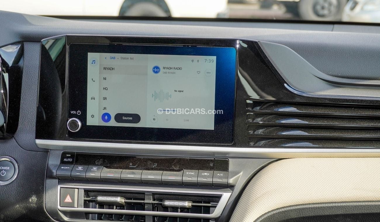 Toyota Camry LE HEV Hybrid 2.5 L