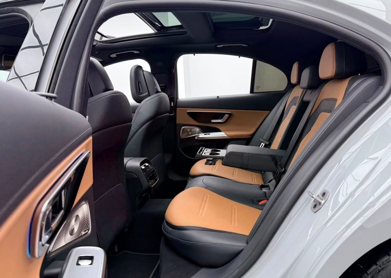 مرسيدس بنز E 53 AMG 4MATIC 2025 Mercedes Benz E53 AMG, 2026 MB Warranty + Service Pack, Full MB Service History, Low Km, GCC