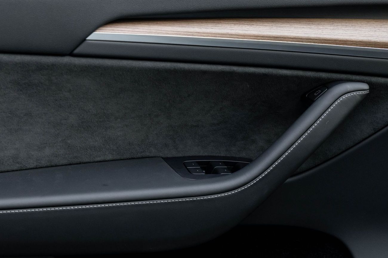 Tesla Model Y Long Range | 2,977 P.M | 0% Downpayment | Full Tesla Warranty | One Owner!