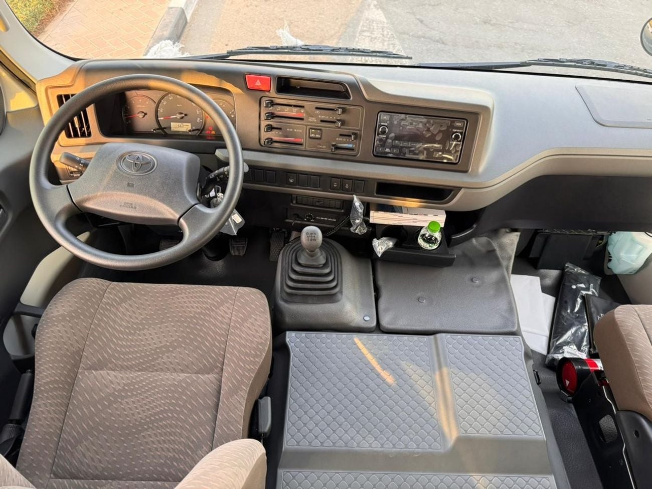 تويوتا كوستر TOYOTA COASTER 23 STR BUS 4.2L DIESEL MT 2026 GCC