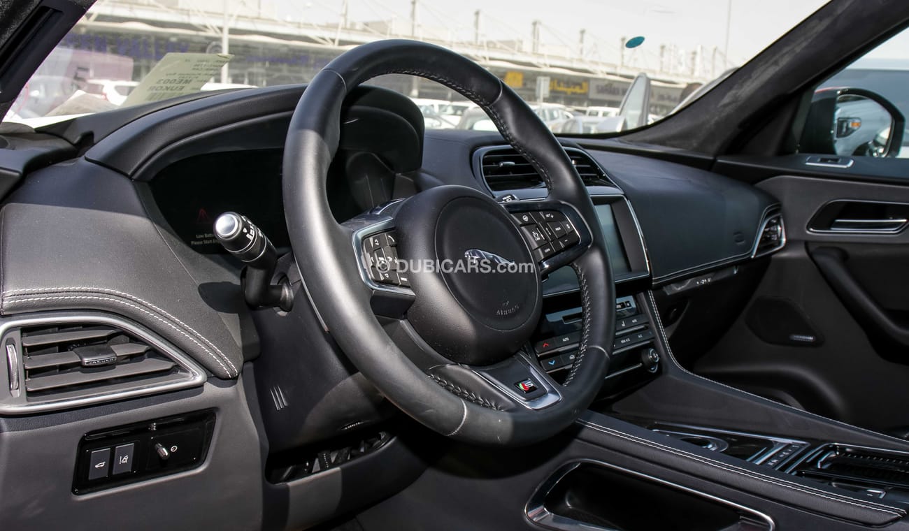 Jaguar F Pace S AWD
