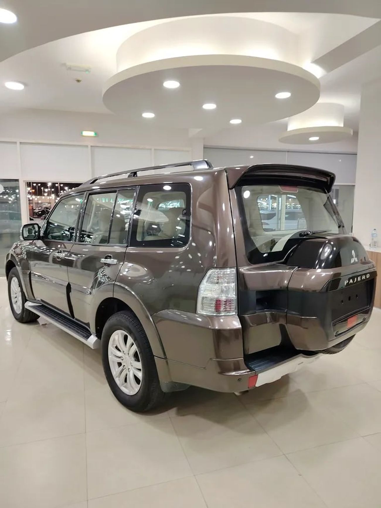 Mitsubishi Pajero GLS Base 3.5L (5 Seater) 3.8L GCC