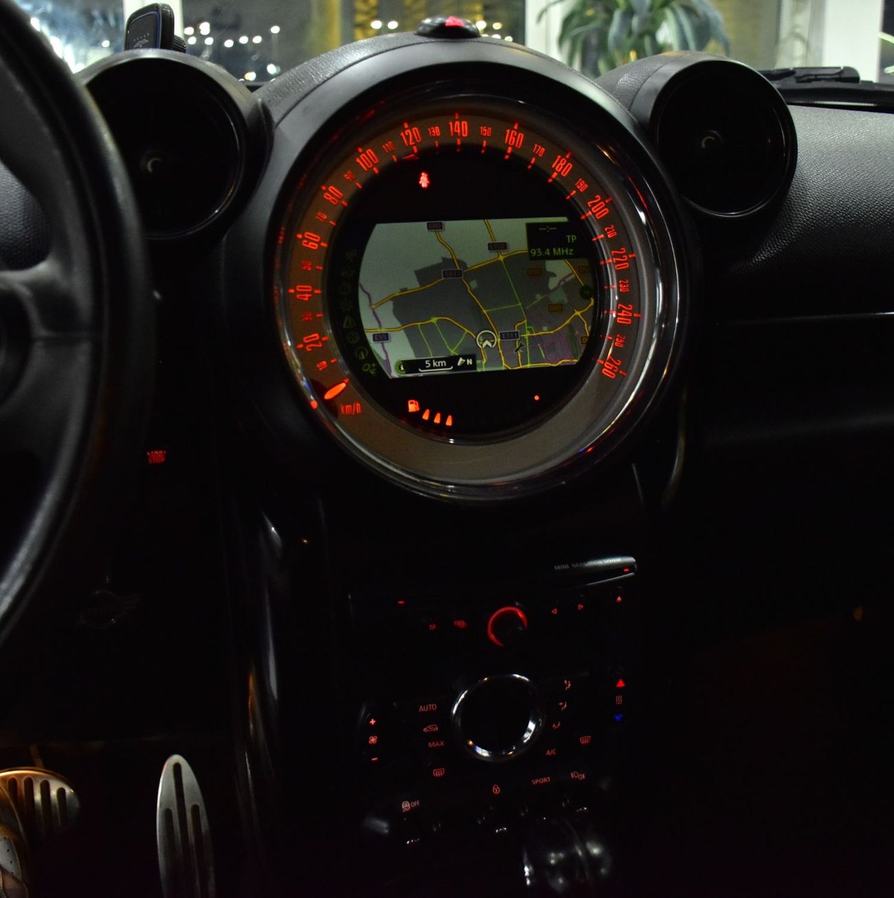 ميني كوبر إس بايسمان EXCELLENT DEAL for our Mini Paceman Cooper S ( 2013 Model ) in White Color GCC Specs