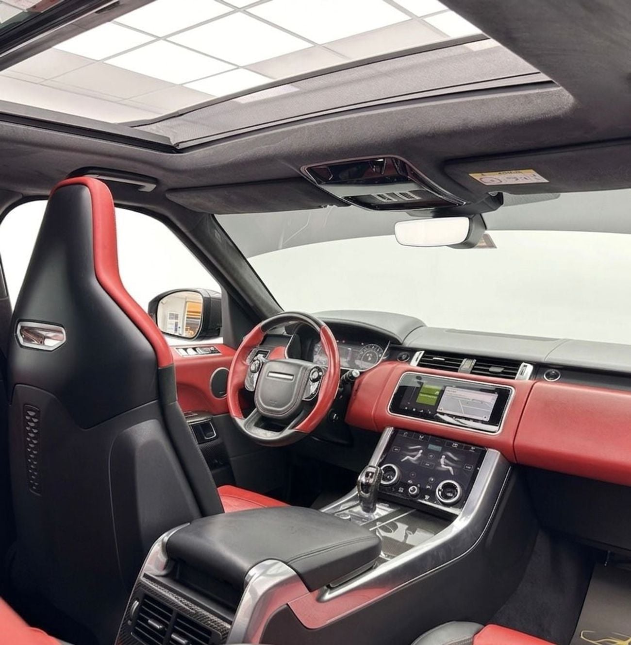 Land Rover Range Rover Sport SVR 5.0L (575 HP) AWD 2019 Range Rover Sport SVR Carbon Edition, 1 Year Warranty Unlimited Km, Full