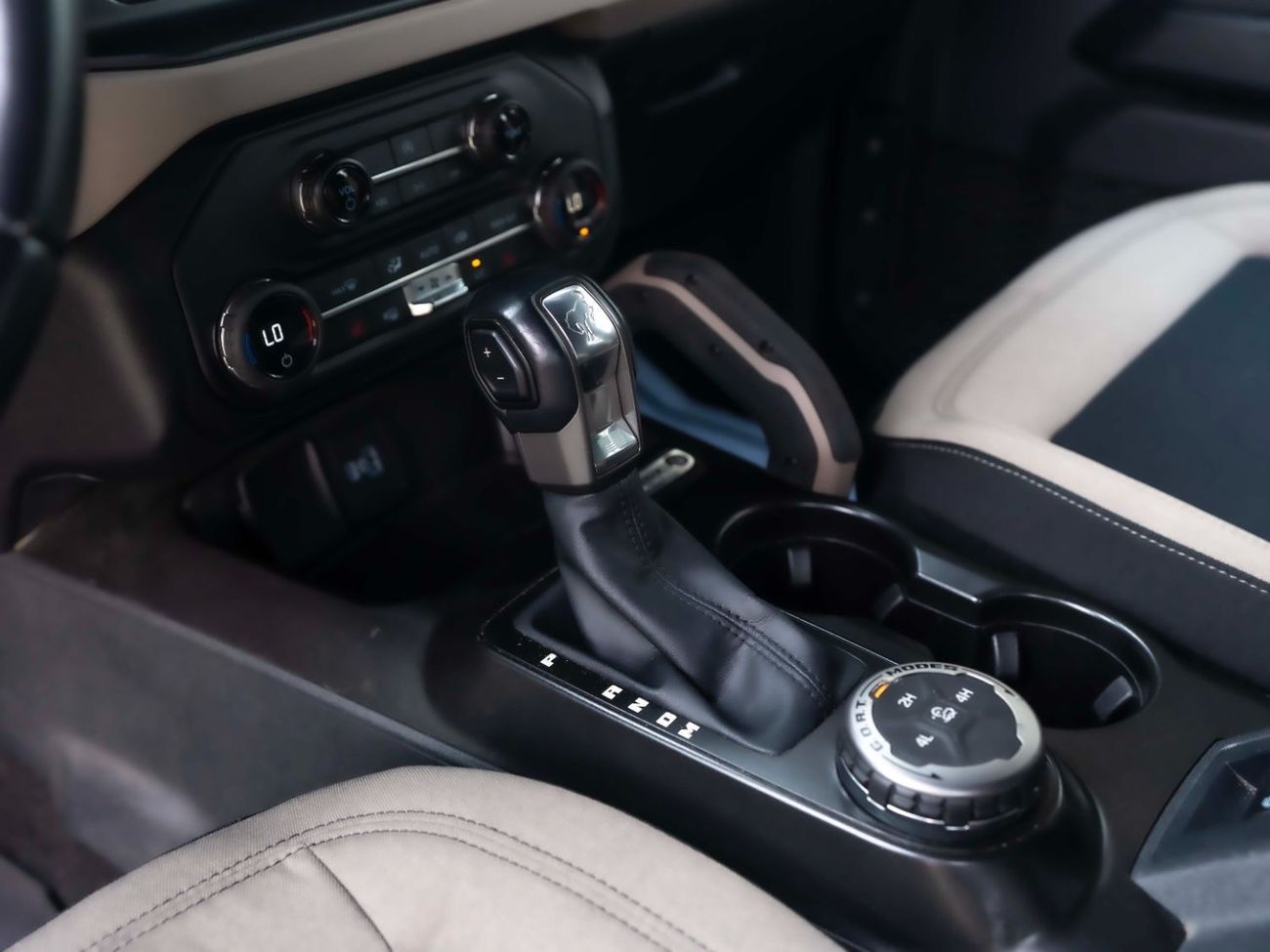 Ford Bronco Big Band 2.3L (5 Seater)