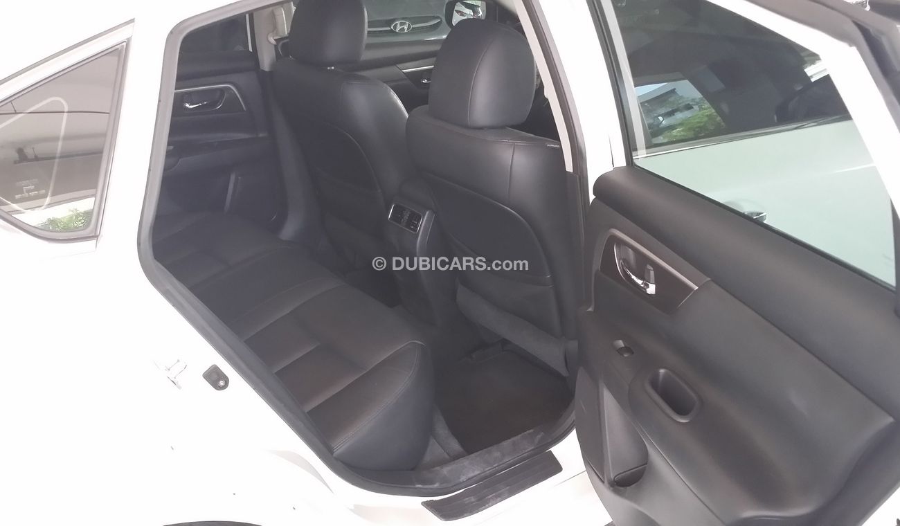 نيسان ألتيما