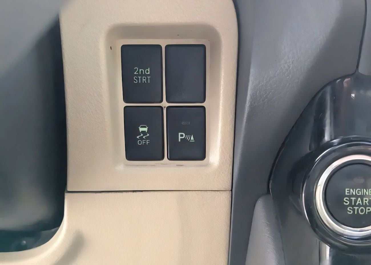 تويوتا برادو TXL 4.0L (7 Seater)