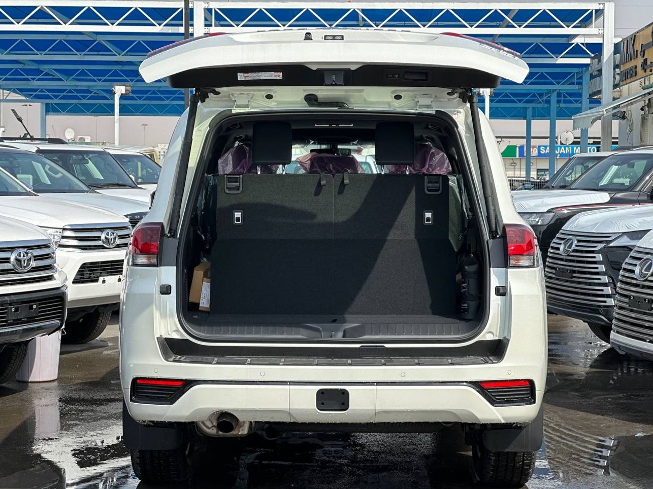 Toyota Land Cruiser GXR 4.0L PTR A/T // 2026 // High Option With Dvd&Back Camera , Sunroof , Leather & Power Seats // Sp