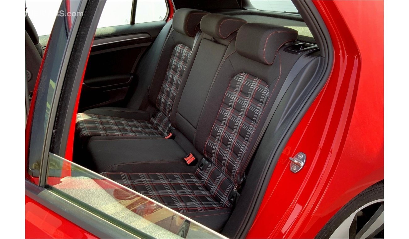 فولكس واجن جولف GTI P2 (Fabric Seats)