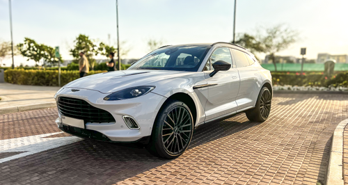 Aston Martin DBX 550