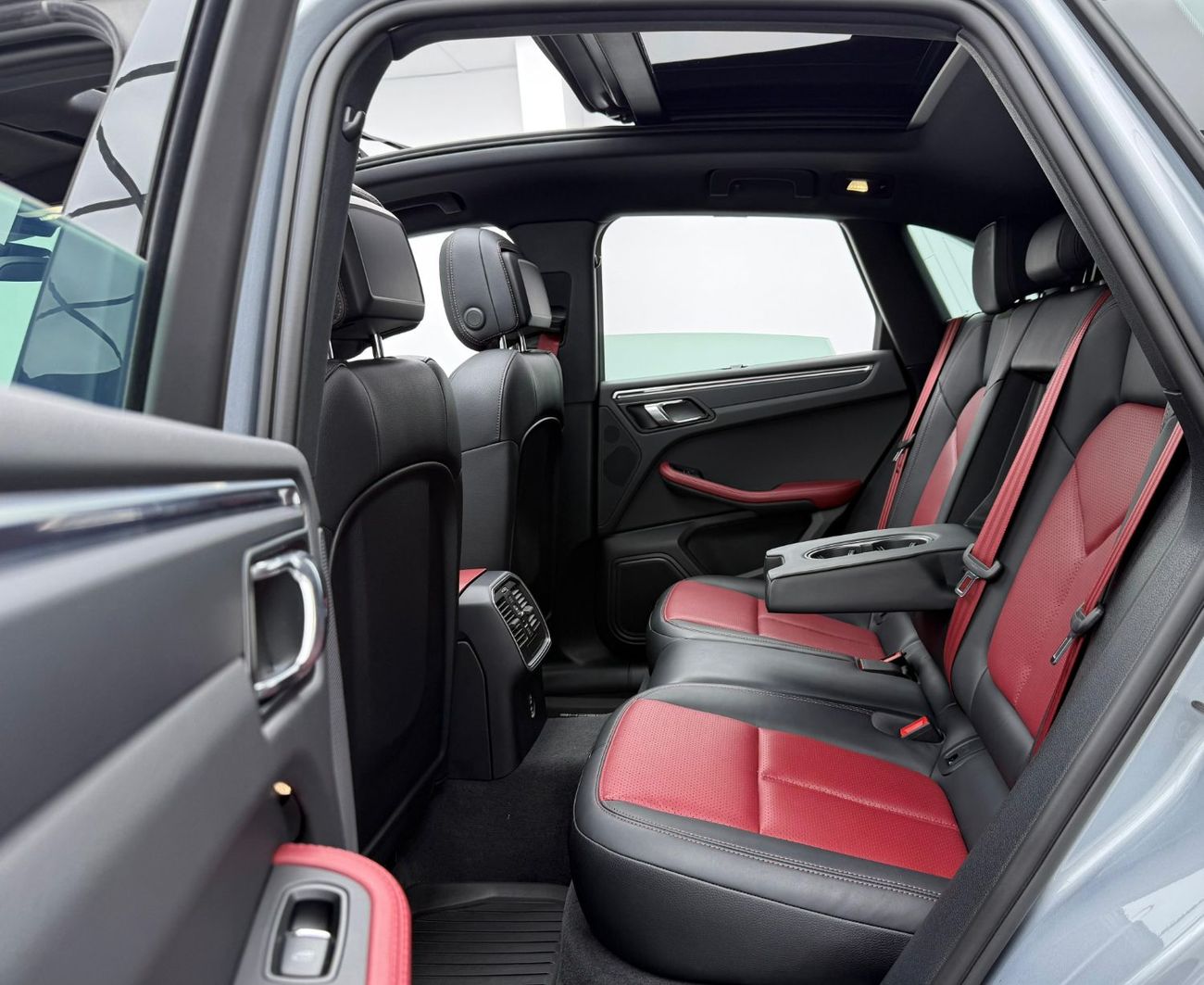 Porsche Macan Std 2.0L (252 HP) 2024 Porsche Macan, 2026 Porsche Warranty, Full Porsche Service History, Low Km, G