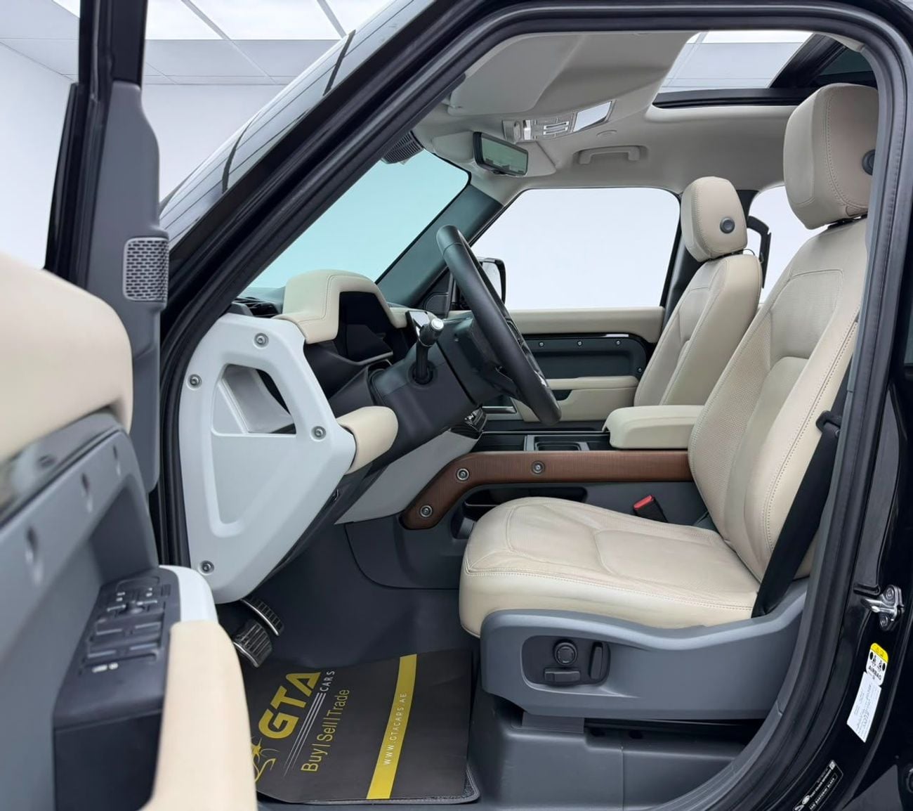 Land Rover Defender 110 X-DYNAMIC SE P300