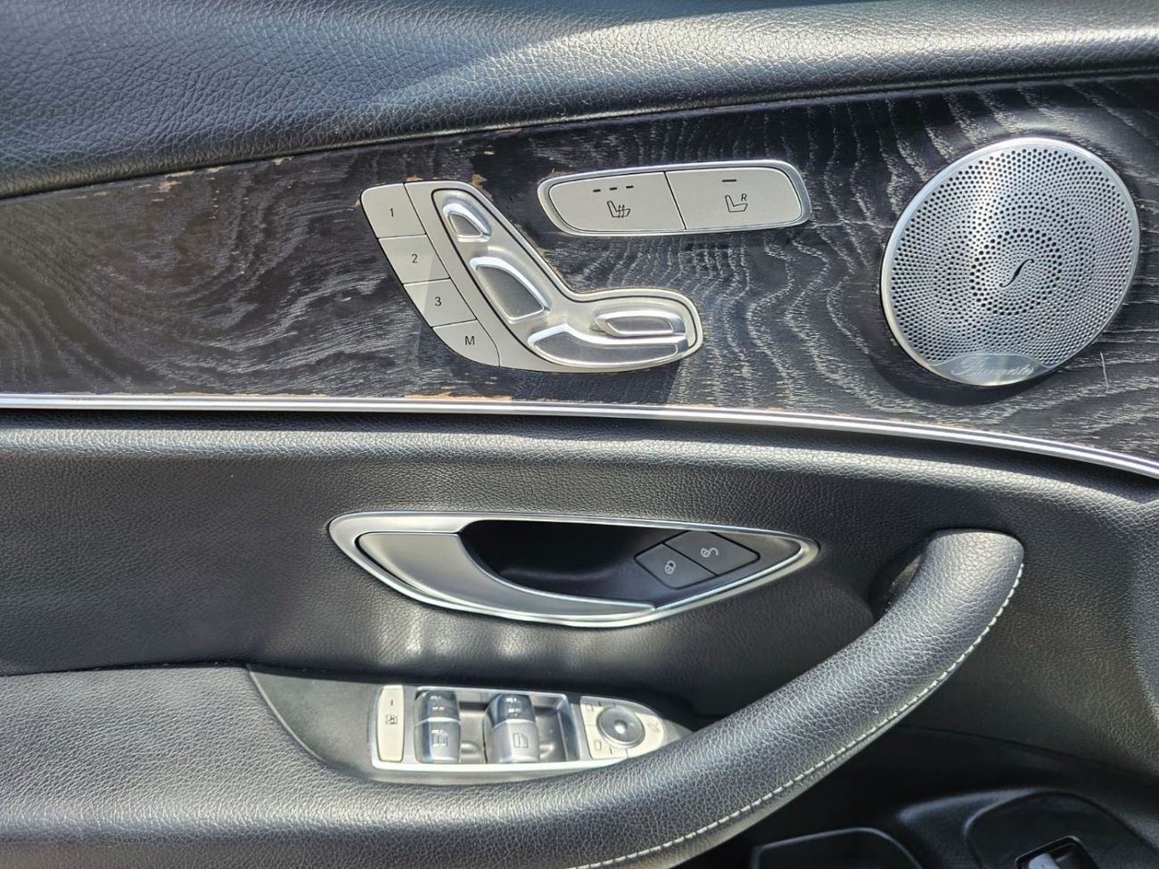 مرسيدس بنز E300