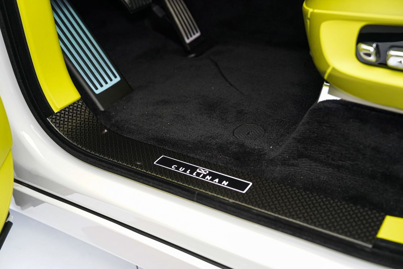 Rolls-Royce Cullinan BLACK BADGE DUALITY SEATS