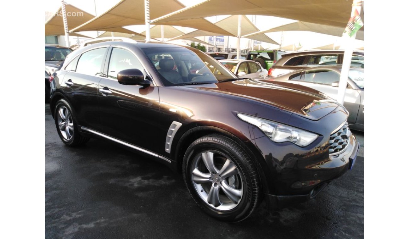 Infiniti FX35