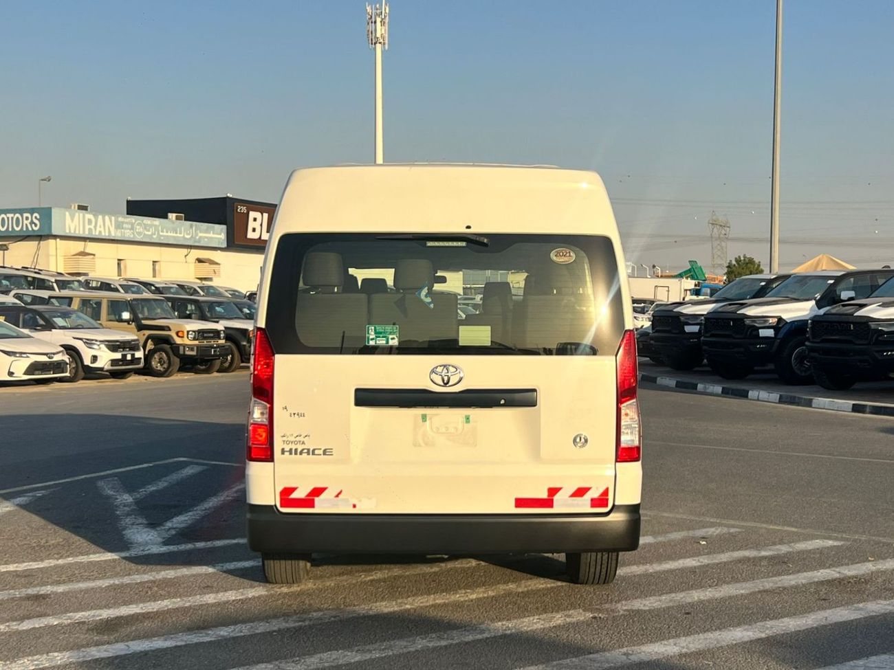 Toyota Hiace 2021 Toyota Hiace 3.5L V6 FWD - GCC- Passenger - Patrol Manual - 13 Seater - No Accident