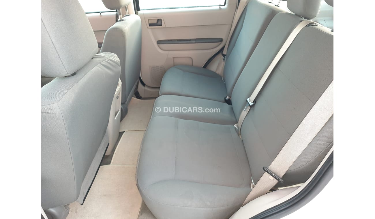 فورد إيسكاب فورد اسكيب موديل ٢٠١٢ خليجي بحالة ممتازة