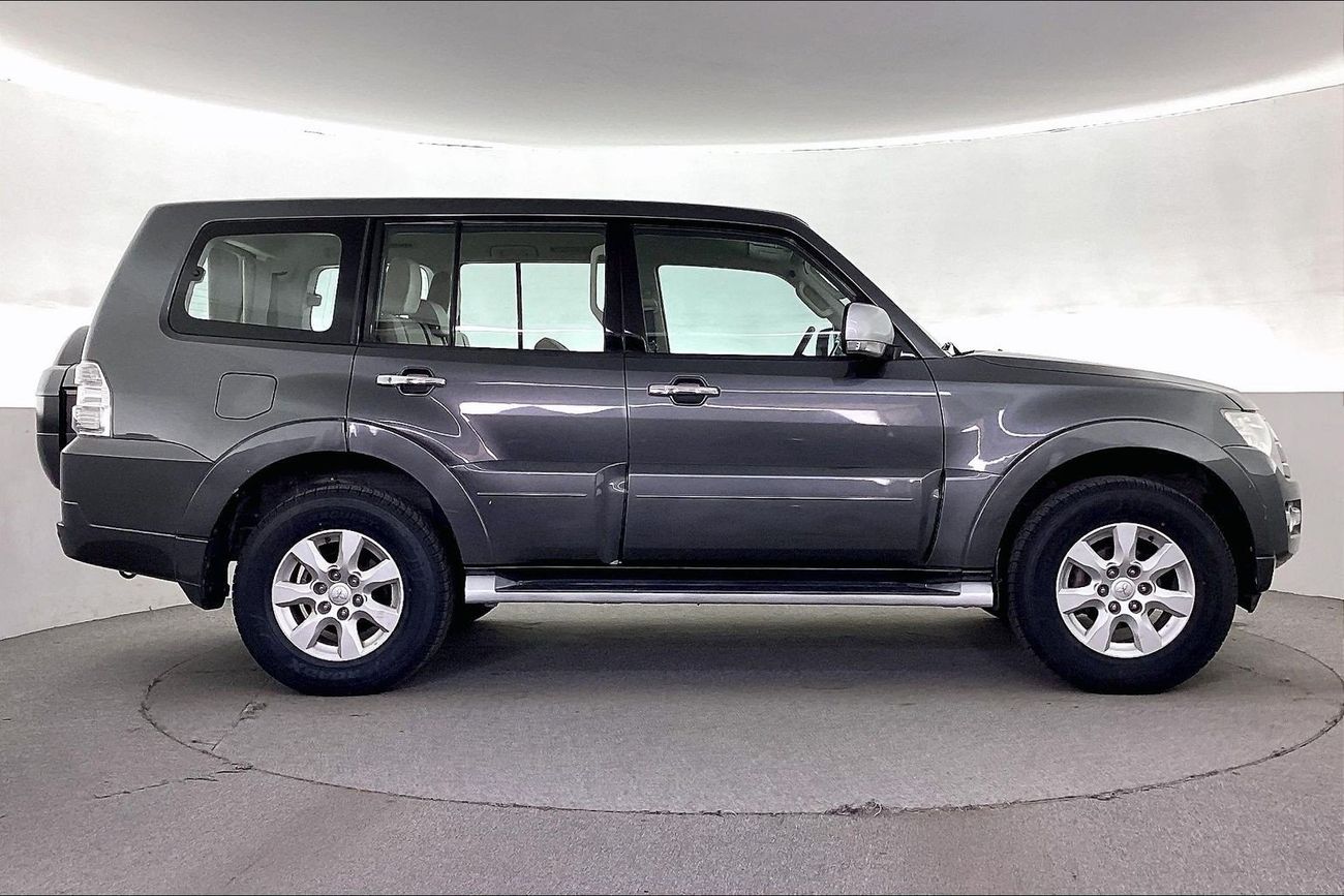 ميتسوبيشي باجيرو GLS Midline | National Day Celebration | شامل الضمان | 0 ﺪﻔﻋﺓ ﺃﻮﻟﻯ