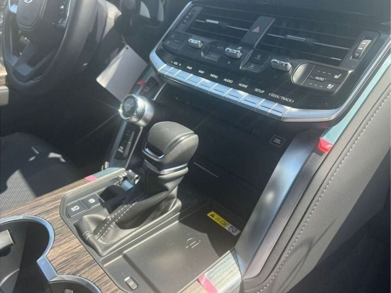 تويوتا لاند كروزر LC300 3.3L AT DIESEL VXR FULL OPTION